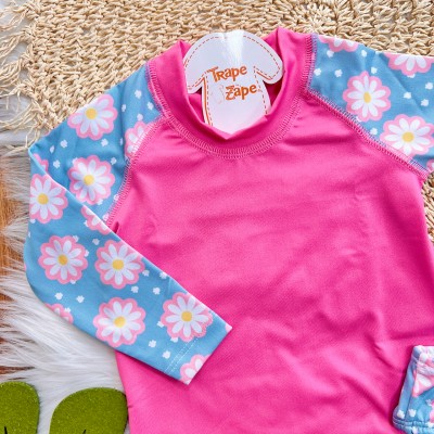 Linha Praia - Blusa com Proteção UV50+ e Calcinha - Flores Branca - Pink e Azul Claro